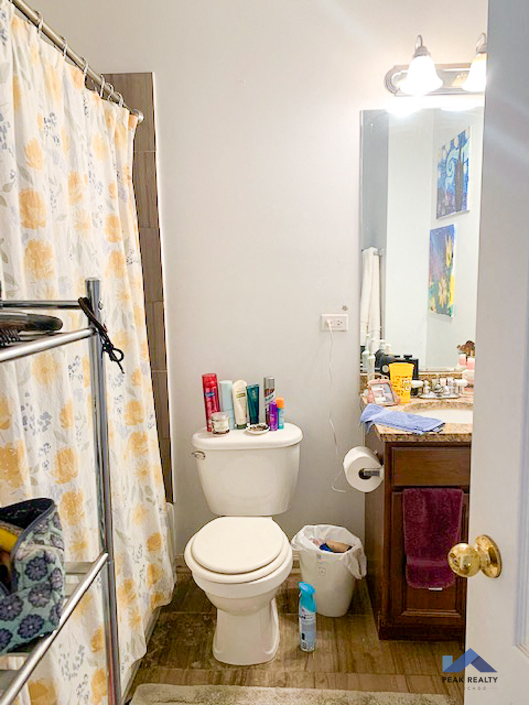 1922-24 N. Damen Ave. 1922-24 N. Damen Ave., Chicago, IL 60647 Bucktown - Leasing by Cross Street